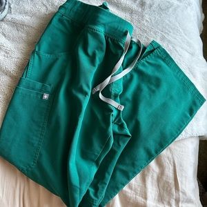 Hunter green FIGS scrub bottoms L/P